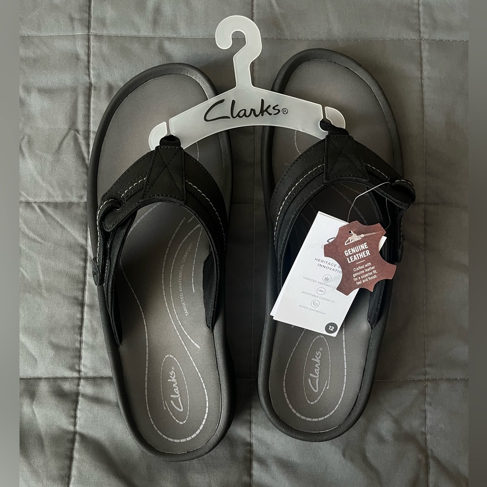 🐃 Clarks - Black Leather Sandals 🐃